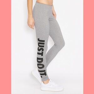 Nike Just Do It Leggings size M